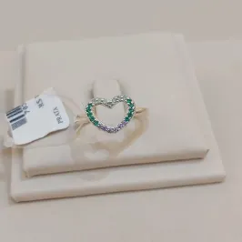 ANEL PRATA CORAÇÃO CRAVEJADO VERDE/LILÁS/AZUL