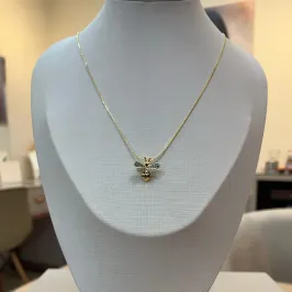 PINGENTE ABELHINHA CRAVEJADA