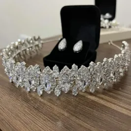 TIARA OU PORTA COQUE
