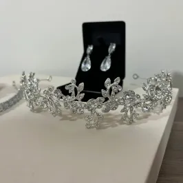 TIARA OU PORTA COQUE