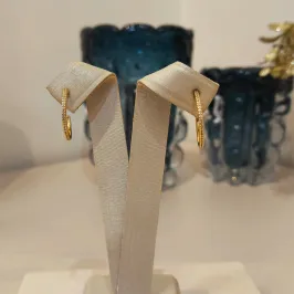 ARGOLA FINA CRAVEJADA