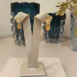 ARGOLA LUXO COM ZIRCÔNIAS NAVETES