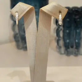 ARGOLA PRATA FINA ZIRCÔNIAS M