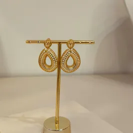 BRINCO DUPLO GOTA VAZADA