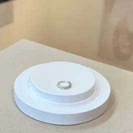 PIERCING PRATA ARGOLA CRAVEJADA TORÇÃO