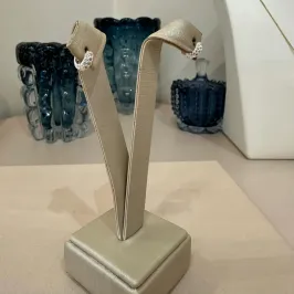 ARGOLA PRATA CRAVEJADA MINI
