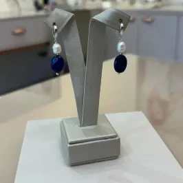 ARGOLA PRATA PEDRA NATURAL MARINHO E PÉROLA BARROCA