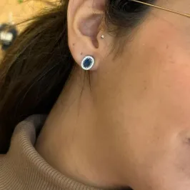 BRINCO AÇO OVAL CRAVEJADO AZUL MARINHO