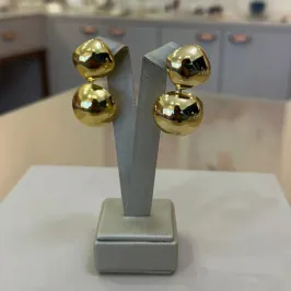 BRINCO BOTÃO QUADRADO E ESFERA