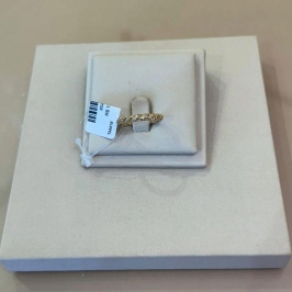 APARADOR CRAVEJADO E VAZADO TAMANHO 18