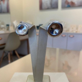 BRINCO BOTÃO CRAQUELADO BANHO DIAMANTE