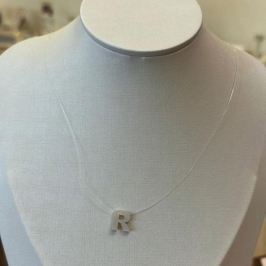 COLAR FIO DE NYLON INICIAL 