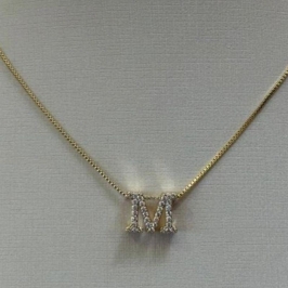 PINGENTE INICIAL CRAVEJADA LETRA M