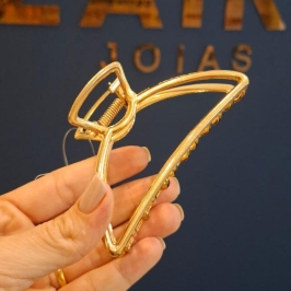 PIRANHA METAL DOURADA TRIANGULAR