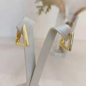 ARGOLA TRIANGULAR MODERNA P