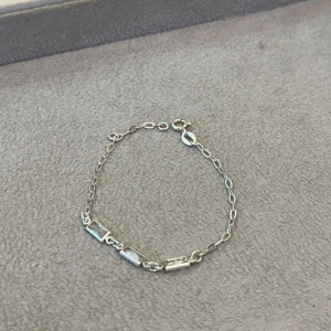 PULSEIRA PRATA INFANTIL ZIRCÔNIAS RETANGULARES