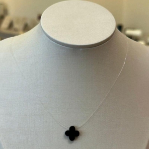 COLAR FIO DE NYLON TREVO VAN CLEEF PRETO
