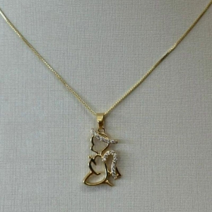 PINGENTE ANJINHO DETALHES CRAVEJADOS