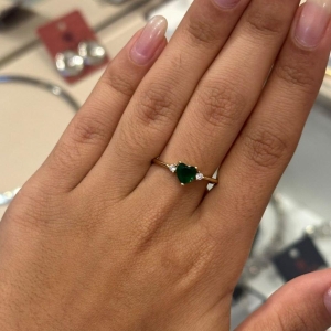 ANEL SOLITÁRIO CORAÇÃO VERDE ESMERALDA TAMANHO 21