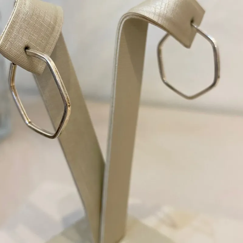 ARGOLA PRATA HEXAGONAL M