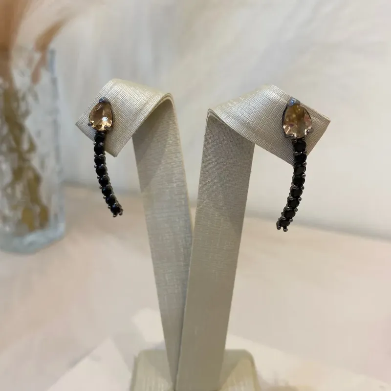 BRINCO EARCUFF RÓDIO NEGRO