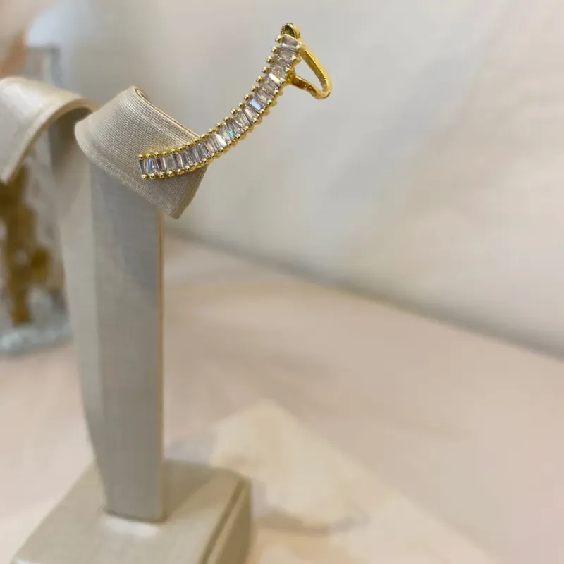 EARCUFF ZIRCONIAS RETAS
