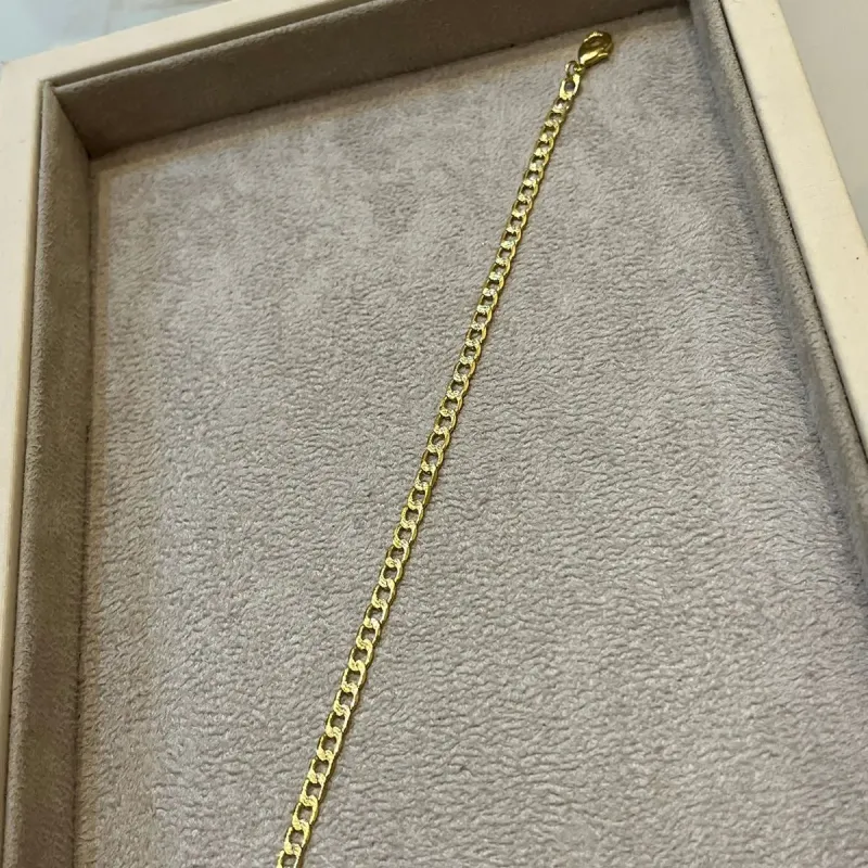 PULSEIRA GRUMET COM DETALHES