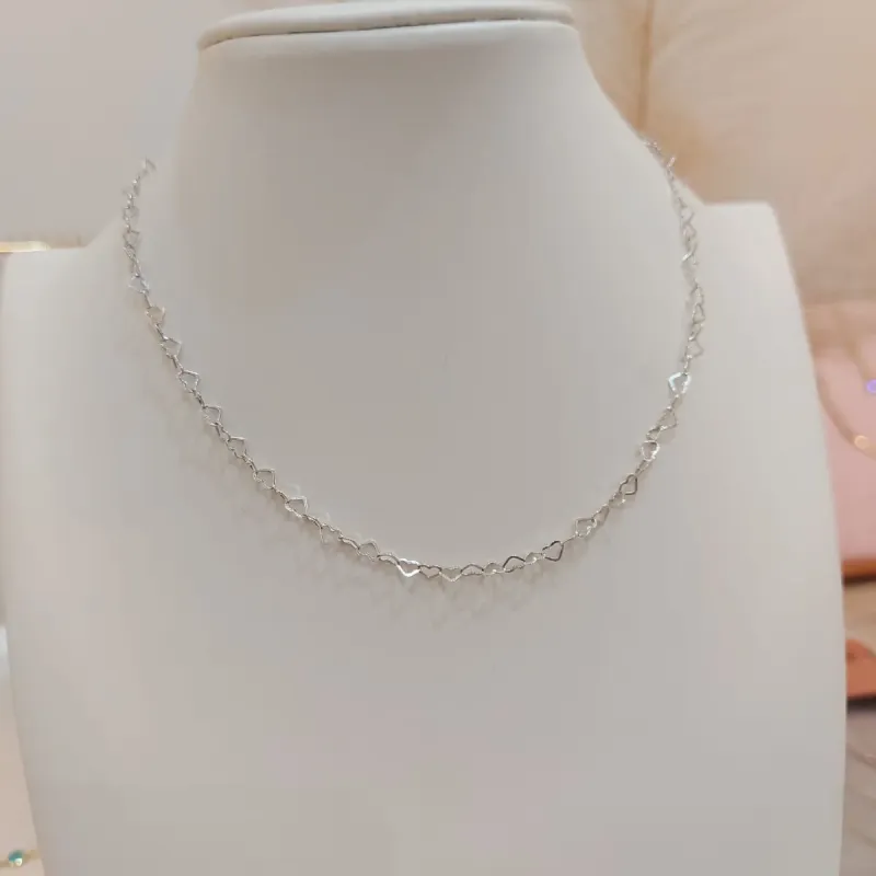 CHOKER PRATA CORAÇÕES 40CM