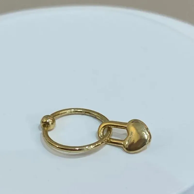 PIERCING ARGOLA COM PINGENTE