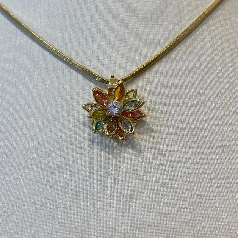PINGENTE FLOR PÉTALAS PONTIAGUDAS COLORIDAS