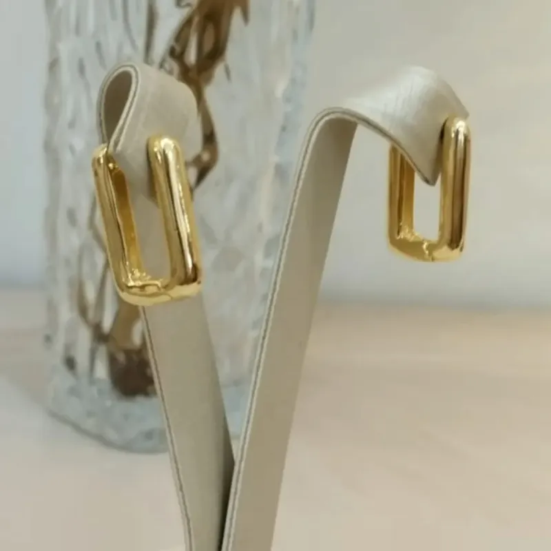 ARGOLA QUADRADA ABAULADA M