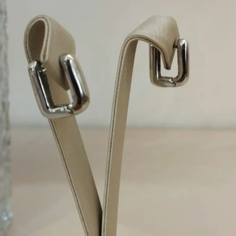 ARGOLA QUADRADA ABAULADA P