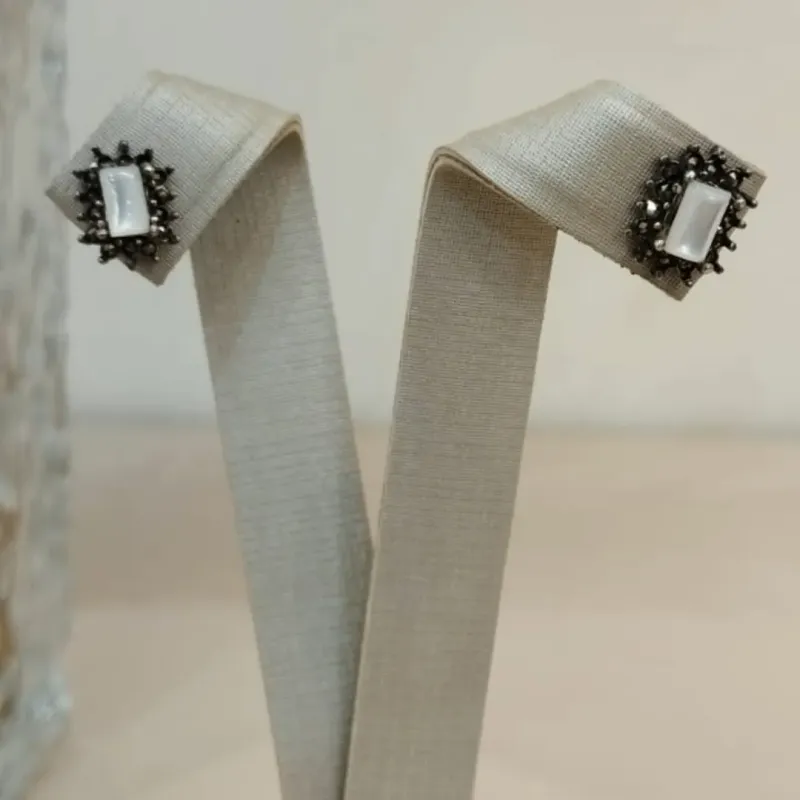 BRINCO PRATA MADREPÉROLA