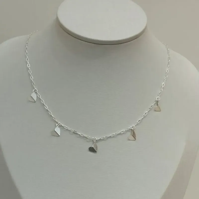 CHOKER PRATA PINGENTES CORAÇÕES