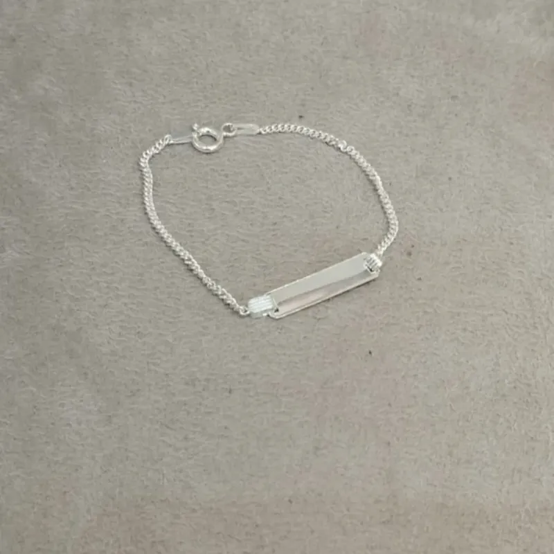 PULSEIRA PRATA GRUMET E PLAQUINHA
