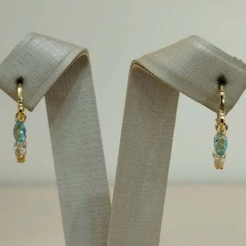 ARGOLA NAVETES AZUL BEBÊ, CRISTAL E AMARELO