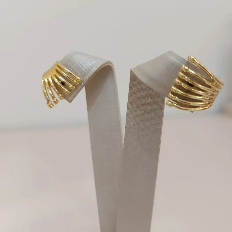 BRINCO EARCUFF MODERNO