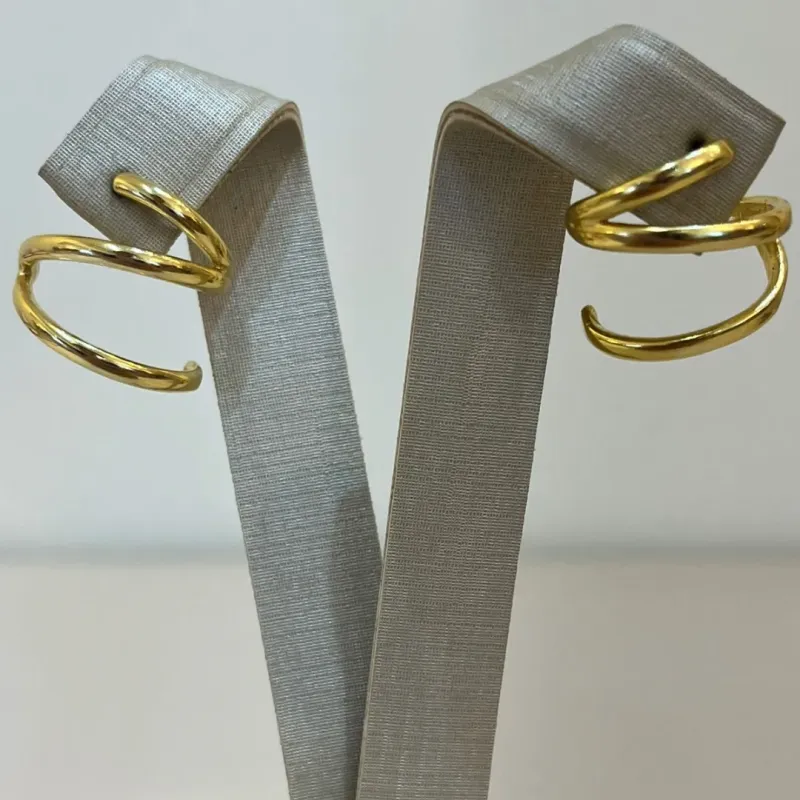 BRINCO EARHOOK LARA NESTERUK