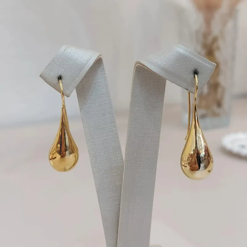 BRINCO GANCHO GOTA DOURADA