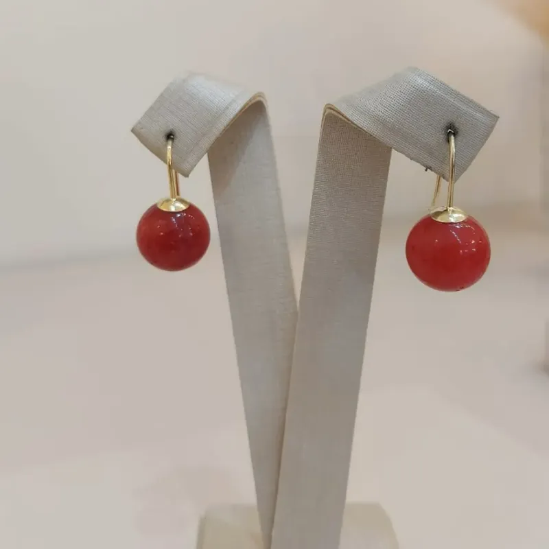 BRINCO GANCHO VERMELHO M