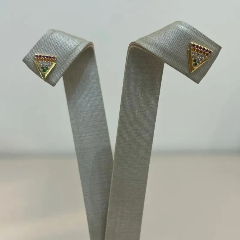 BRINCO TRIÂNGULO CRAVEJADO DUPLO