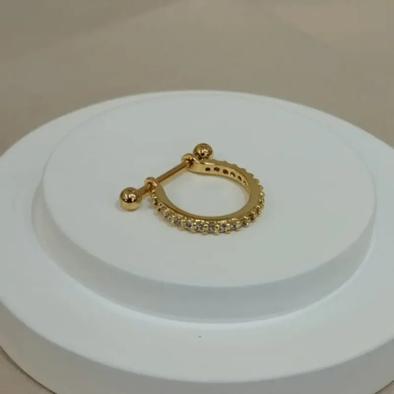 PIERCING CONCH DOURADO UMA FILEIRA DE ZIRCONIAS