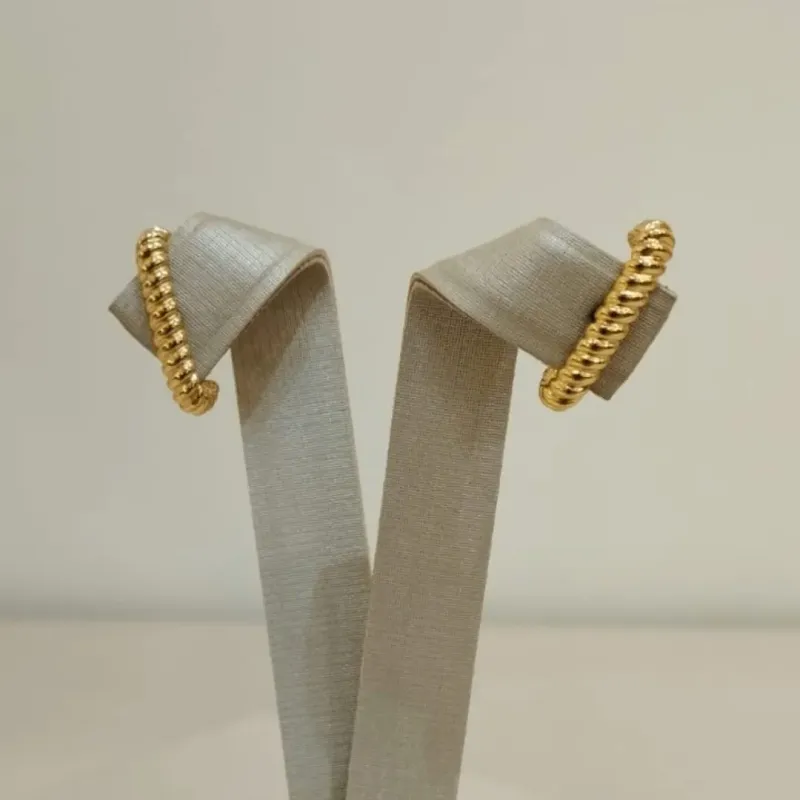 BRINCO EAR HOOK ONDULADO