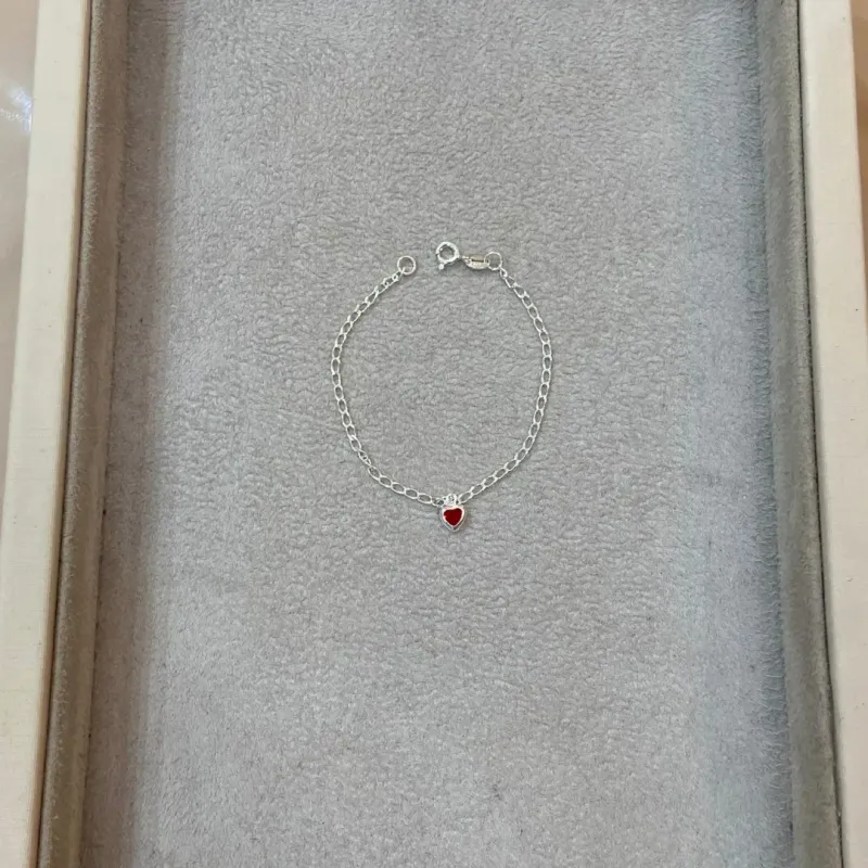 PULSEIRA PRATA INFANTIL CORAÇÃO VERMELHA
