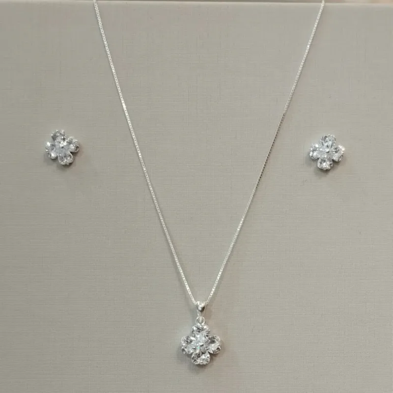 CONJUNTO PRATA TREVOS ZORCÔNIAS BRANCAS
