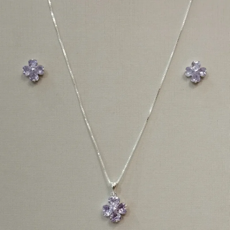 CONJUNTO PRATA TREVOS ZORCÔNIAS  LILÁS