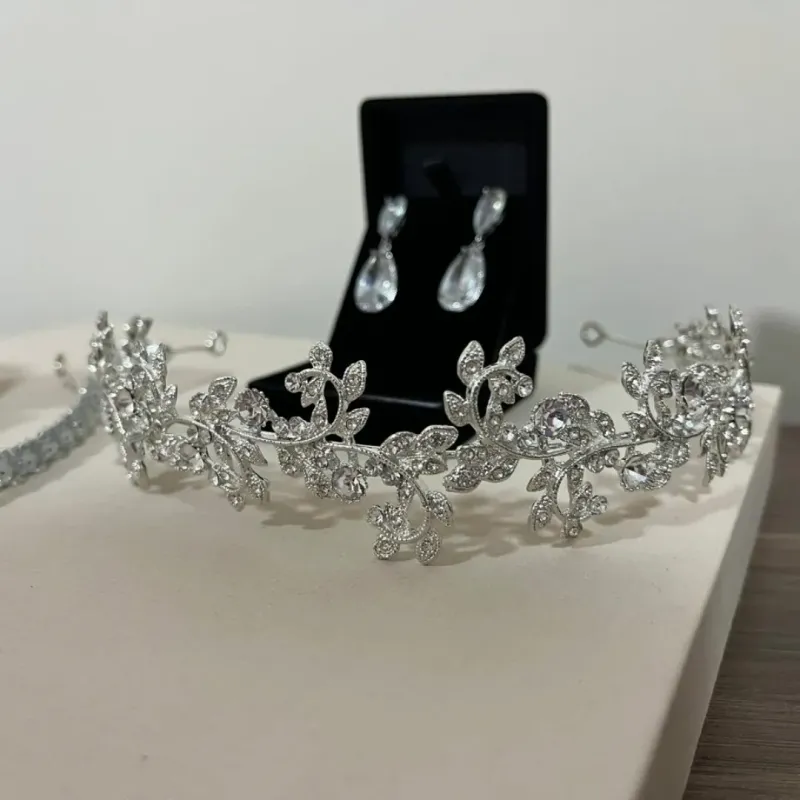 TIARA OU PORTA COQUE