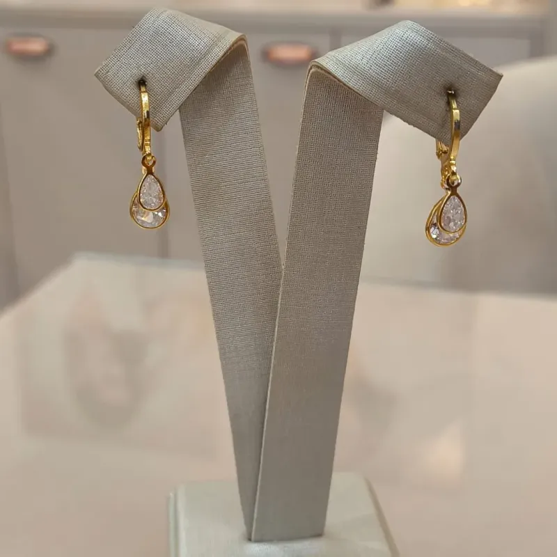 ARGOLA COM DUAS GOTAS DE ZIRCÔNIAS