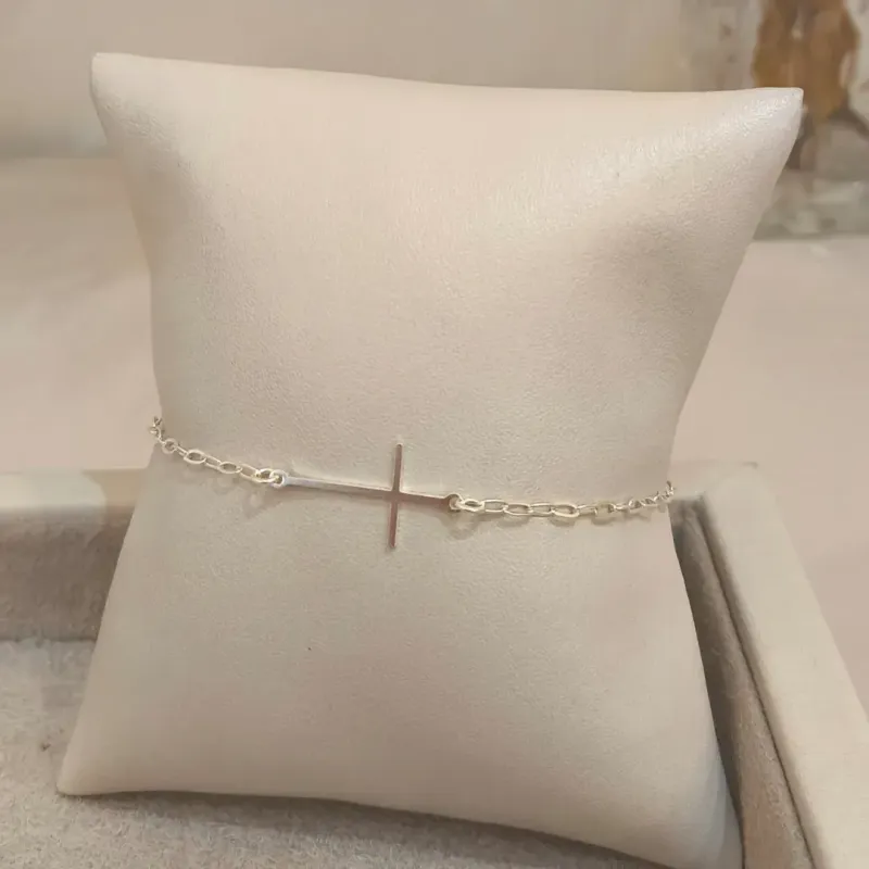 PULSEIRA PRATA ELOS E CRUZ