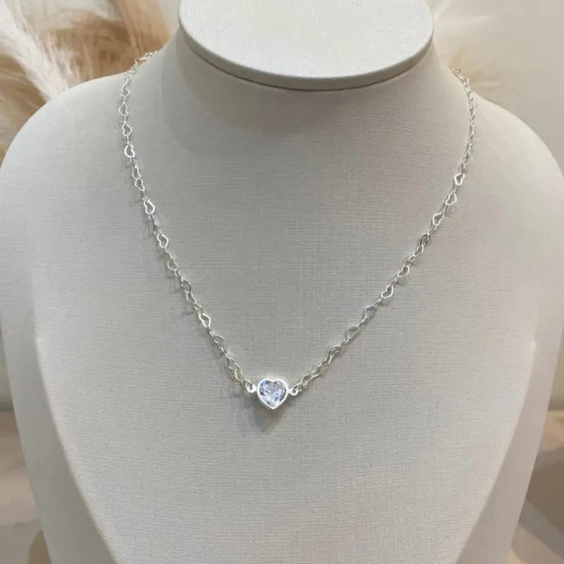 CHOKER PRATA ELOS CORAÇÕES COM CORAÇÃO CRISTAL